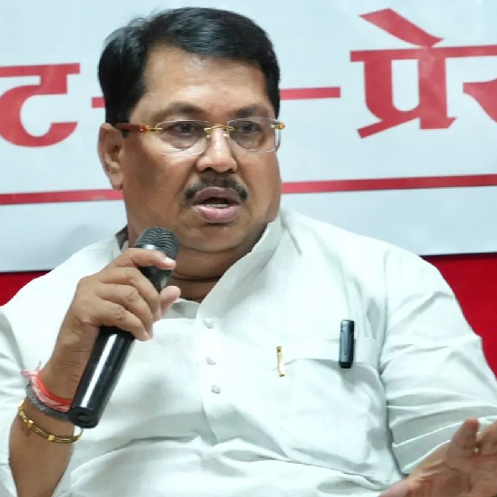 ट्रिलियन डॉलर इकॉनॉमी म्हणताना आदिवासींचा जीव जातोय:व्हिडिओ शेअर करत वडेट्टीवारांचा सरकारवर हल्लाबोल, मंत्री जबाबदारीपासून दूर पळत असल्याची टीका