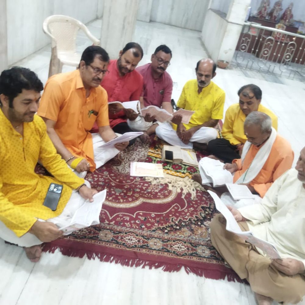 यंदा रक्षाबंधनाचा शुभमुहूर्त दुपारी 1.24 पूर्वी:रक्षाबंधन शनिवारी होणार साजरे; पुरोहित संघाच्या सभेत ठरवला मुहूर्त‎