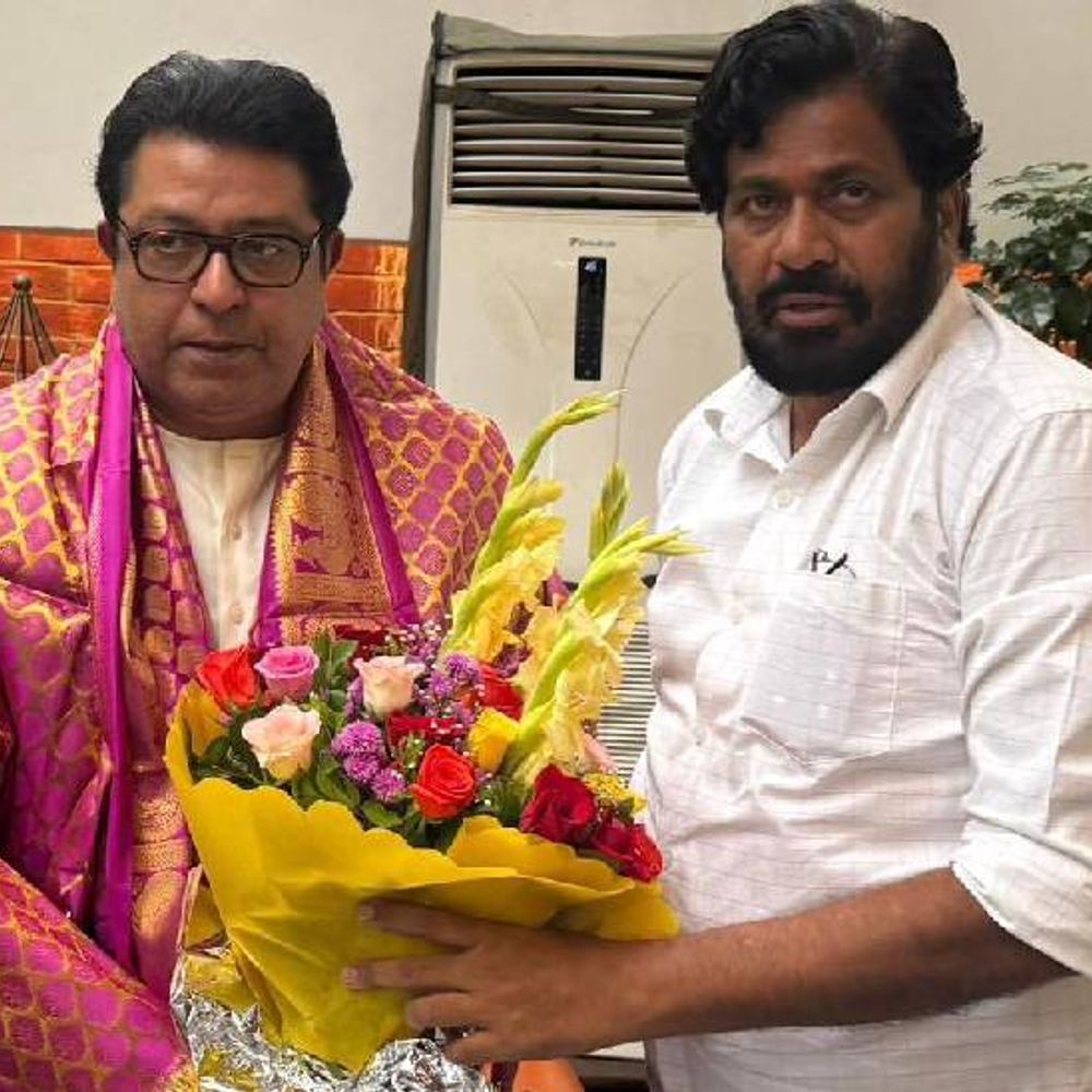 शेतकऱ्यांच्यासाठी बच्चू कडू राज ठाकरेंच्या भेटीला:मराठवाड्यातील आंदोलनाचे निमंत्रण; म्हणाले- शेतकरी एकत्र राहत नाही, हे दुर्दैव