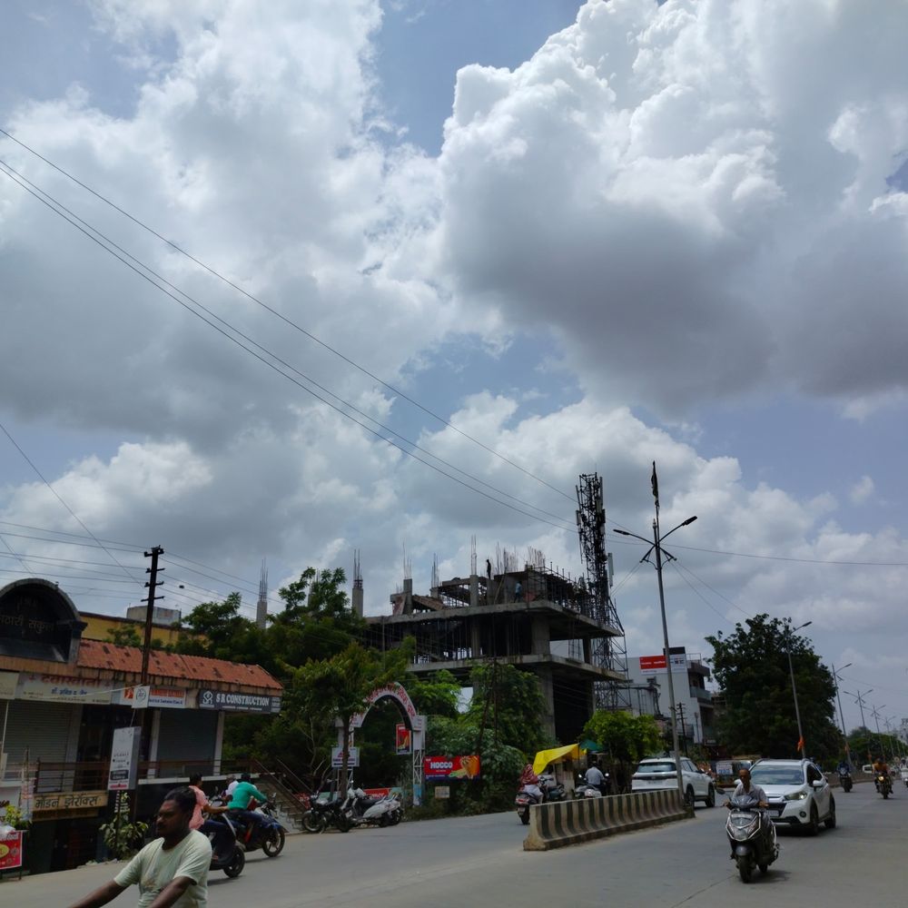 पावसाची वि‌‌श्रांती, तापमान 35 पार; कधी ऊन तर कधी ढग:पुढील 3 दिवस बरसण्याची शक्यताही नाही, रविवारी जलधारा कोसळण्याचा अंदाज