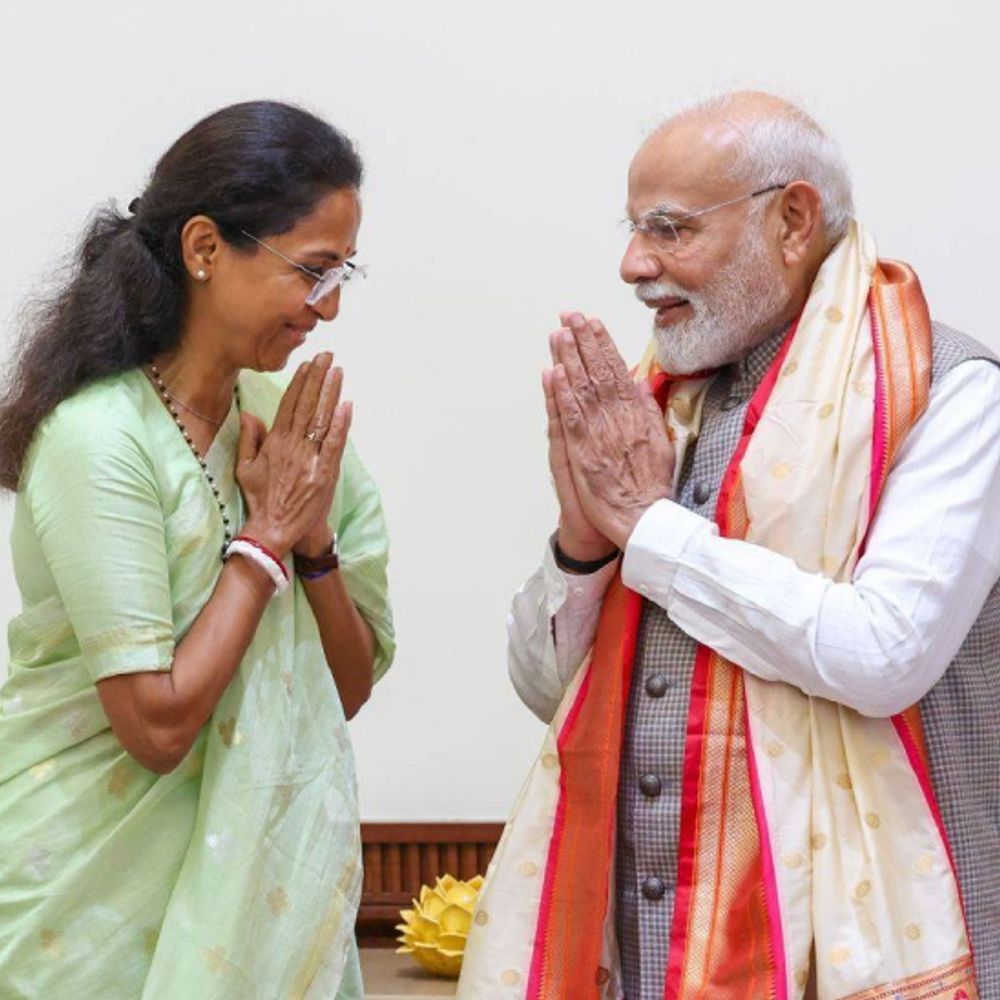 सुप्रिया सुळेंनी घेतली पीएम नरेंद्र मोदींची भेट:हातमाग दिनानिमित्त खास पैठणी दिली भेट, मतदारसंघातील प्रश्नांवर चर्चा झाल्याची माहिती