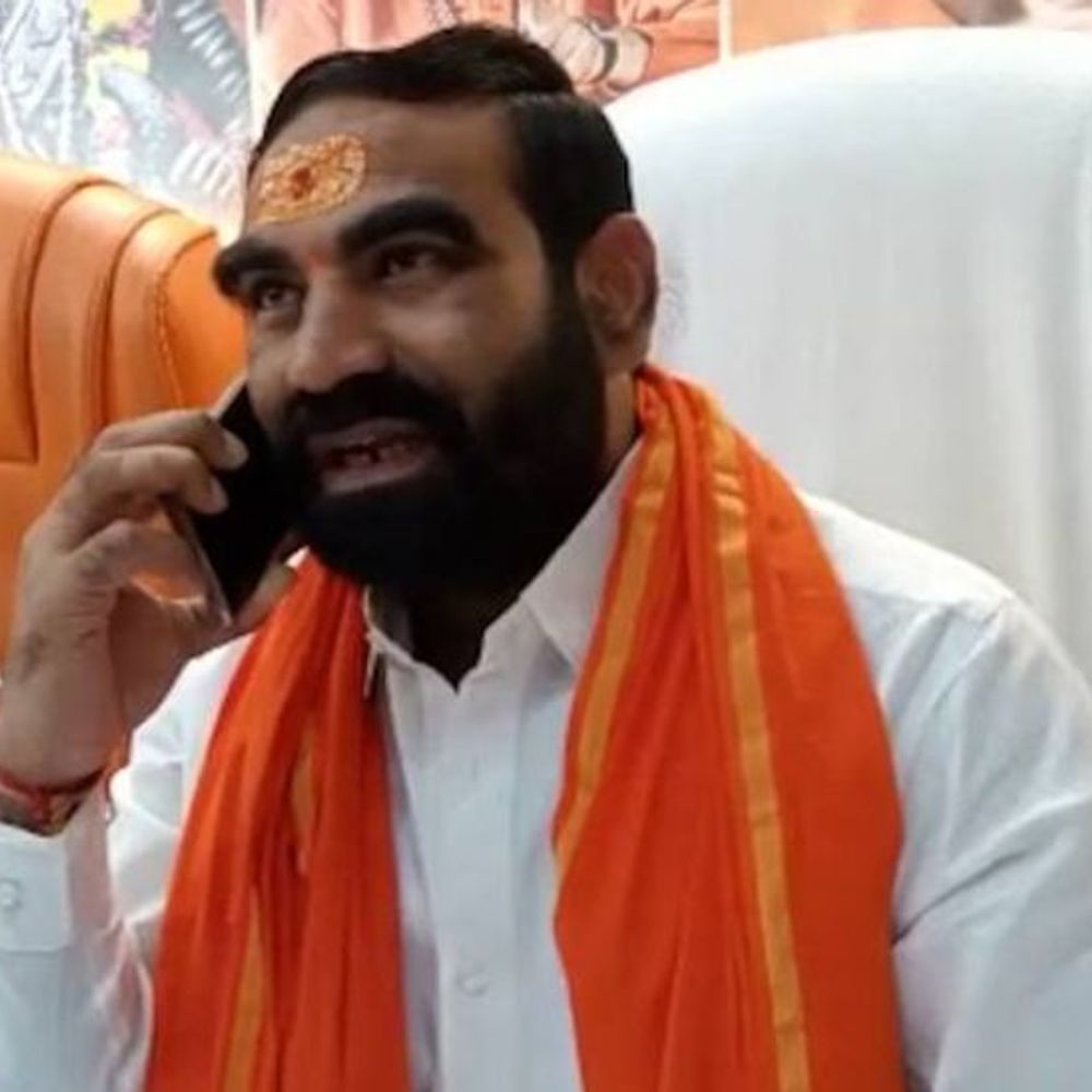 दंड ठोठावणार असाल तर आरटीओ ऑफिसला कुलूप लावेल:आमदार संतोष बांगर पुन्हा आक्रमक, कॉल करत अधिकाऱ्याला झापले