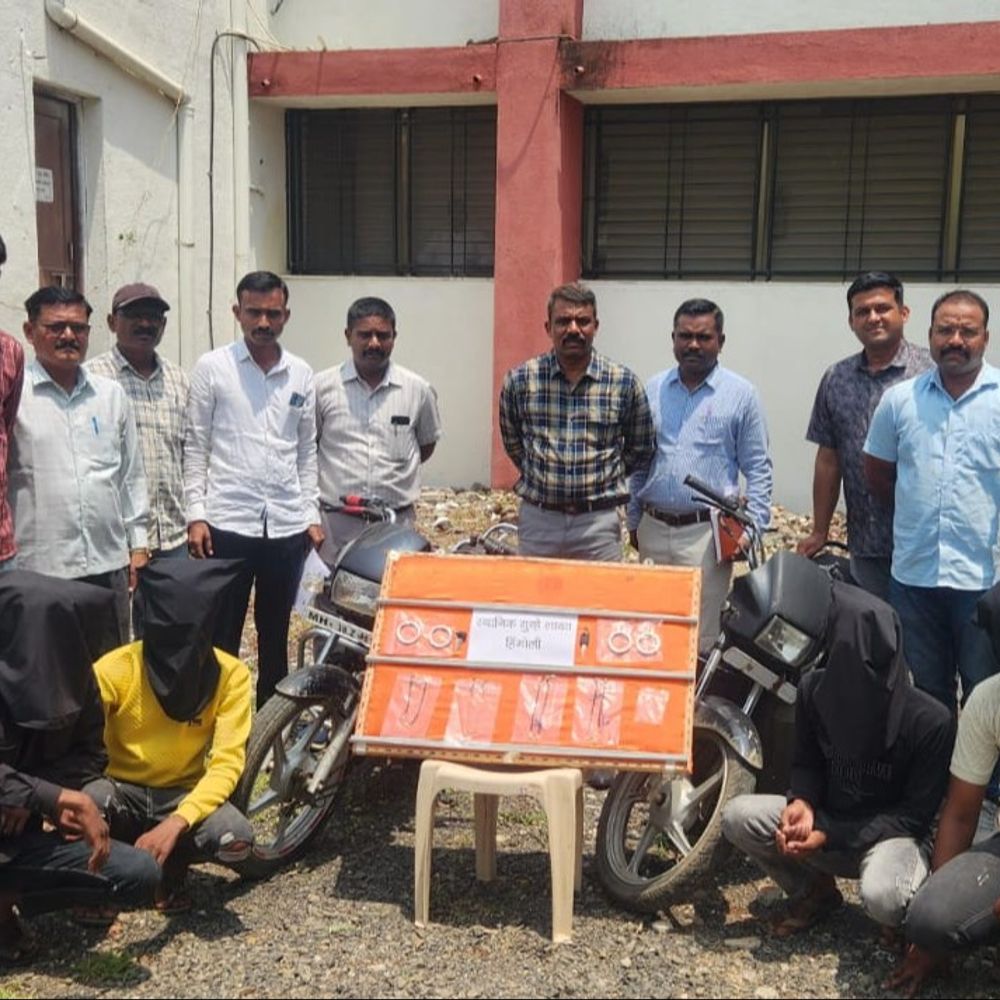 आखाडे लुटणारी टोळी जेरबंद:२.५६ लाखांचा मुद्देमाल जप्त, दोन गुन्हे उघडकीस; वृद्धांना करत होते मारहाण