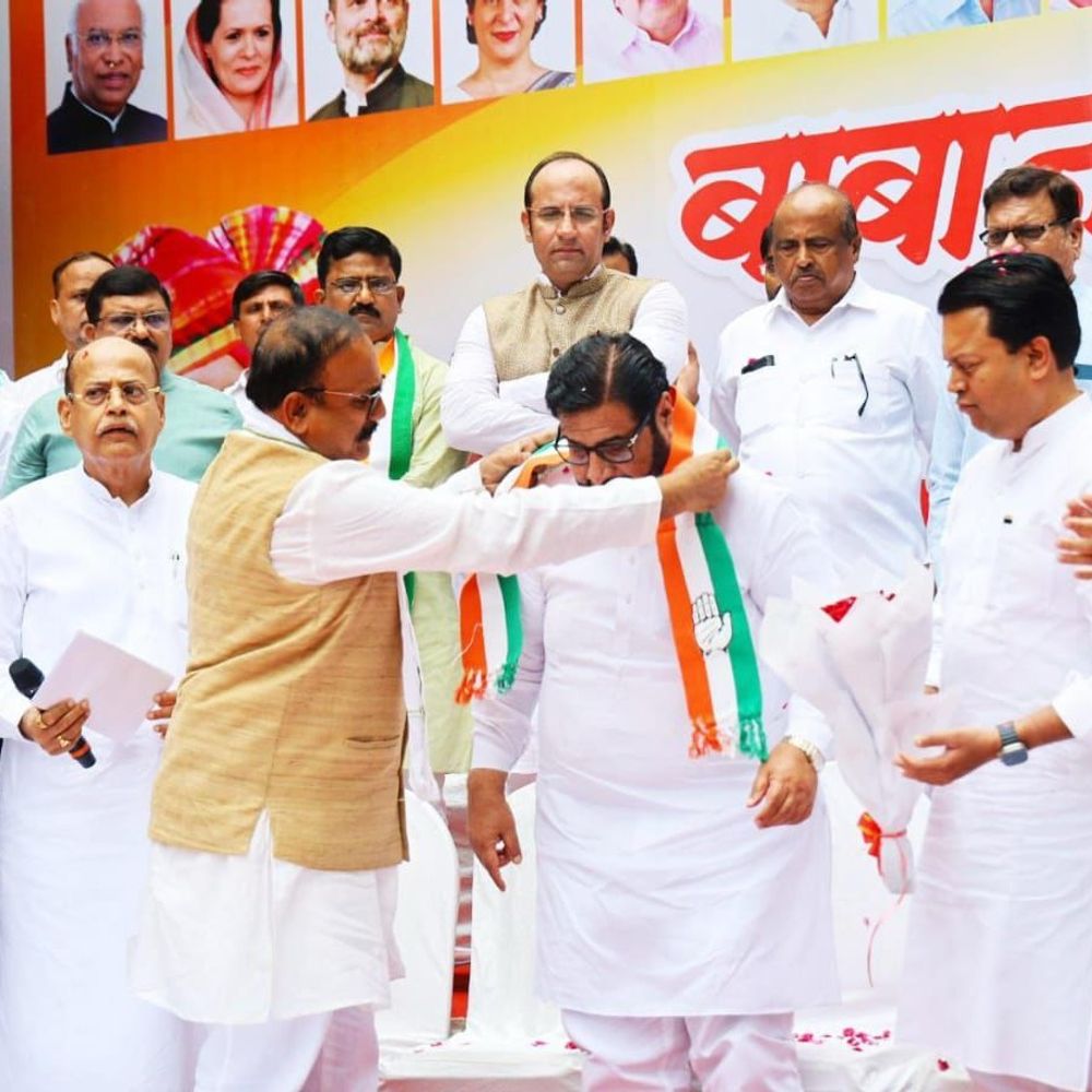 मराठवाड्यात काँग्रेसला बुस्टर डोस:बाबाजानी दुर्राणी यांचा समर्थकांसह काँग्रेसमध्ये प्रवेश; महाराष्ट्र धर्म वाचवण्याचा विचार प्रमुख -सपकाळ