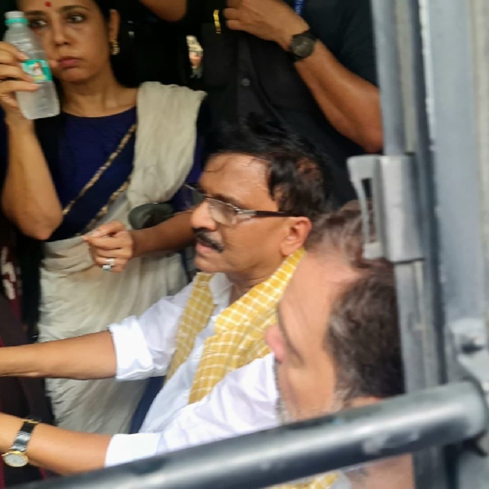 निवडणूक आयोगाकडून विरोधकांची मुस्कटदाबी:महाविकास आघाडीच्या खासदारांचा आरोप; संजय राऊतांसह अनेकांना दिल्लीत अटक