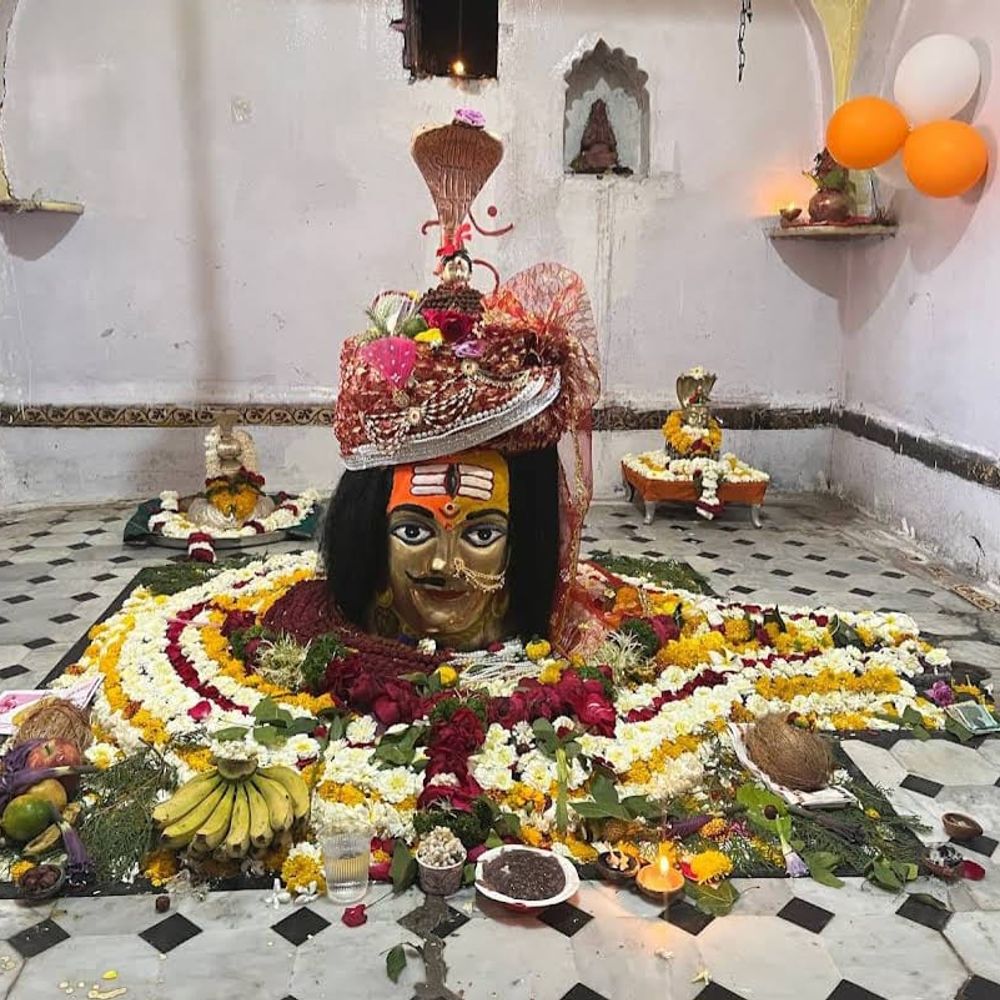 रामायणकालीन लाखपुरीतील श्री लक्षेश्वर मंदिर:साडेअकरापैकी अर्धे ज्योतिर्लिंग नदीच्या पैलतिरी, दरवर्षी 6 लाख जण घेतात दर्शन
