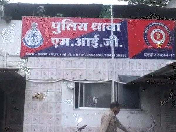 इंदूरमध्ये ऑस्ट्रेलियन महिला क्रिकेटपटूंचा विनयभंग:एका तरुणाने चुकीच्या पद्धतीने स्पर्श केला, सीसीटीव्ही फुटेजवरून आरोपी अटक