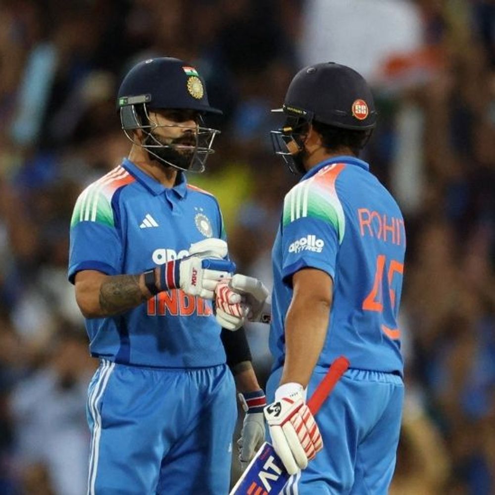 रोहितचे शतक, कोहलीच्या रेकॉर्डमुळे भारत विजयी:तिसऱ्या वनडेत ऑस्ट्रेलियाला 9 विकेटनी हरवले, हर्षितला 4 विकेट्स; मालिका 2-1 ने गमावली