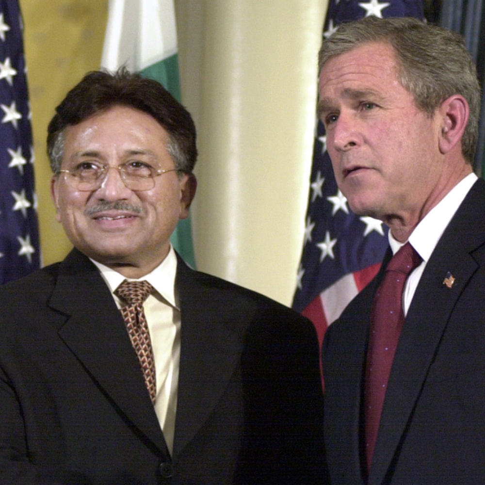 पाकिस्तानने अमेरिकेला अण्वस्त्रे दिली होती:माजी CIA अधिकारी म्हणाले, "आम्ही मुशर्रफला विकत घेतले होते"