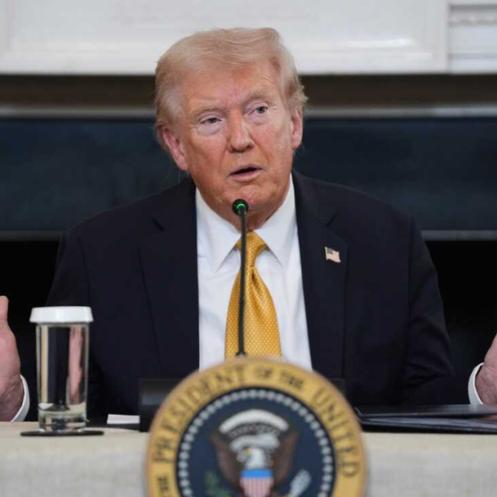 अमेरिका व्हेनेझुएलावर हल्ला करू शकते:ट्रम्प ड्रग्ज अड्डे आणि तस्करी मार्गांवर हल्ला करू इच्छितात; नौदल ताफा तैनात