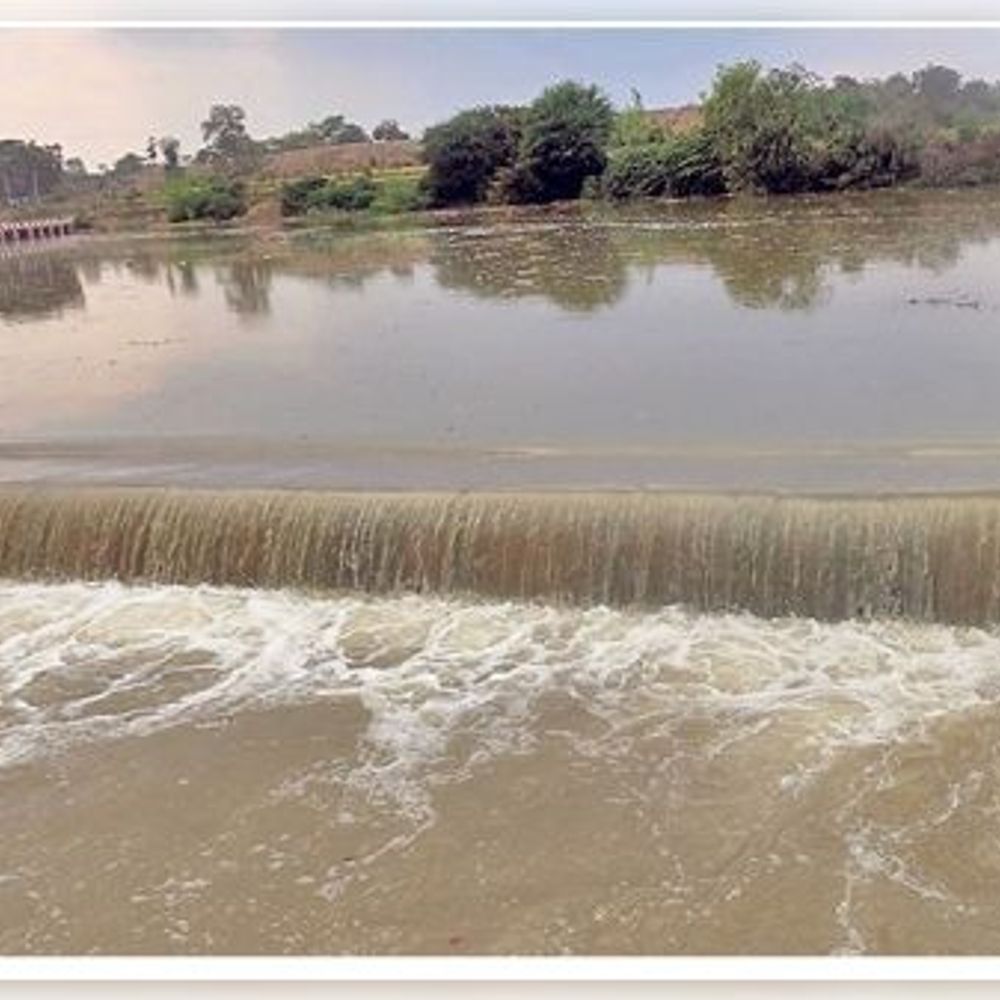 दुष्काळाचे सावट दूर:चणकापूरच्या आवर्तनाने 51 गावांचा पाणीप्रश्न सुटला, गिरणा पात्रात 15 दिवसात 900 दलघफू पाणी सोडणार‎