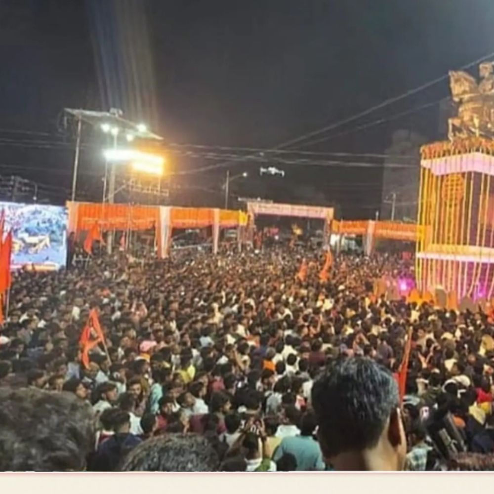 Shivneri Fort Crowd Chaos Injuries Reported Shiv Jayanti