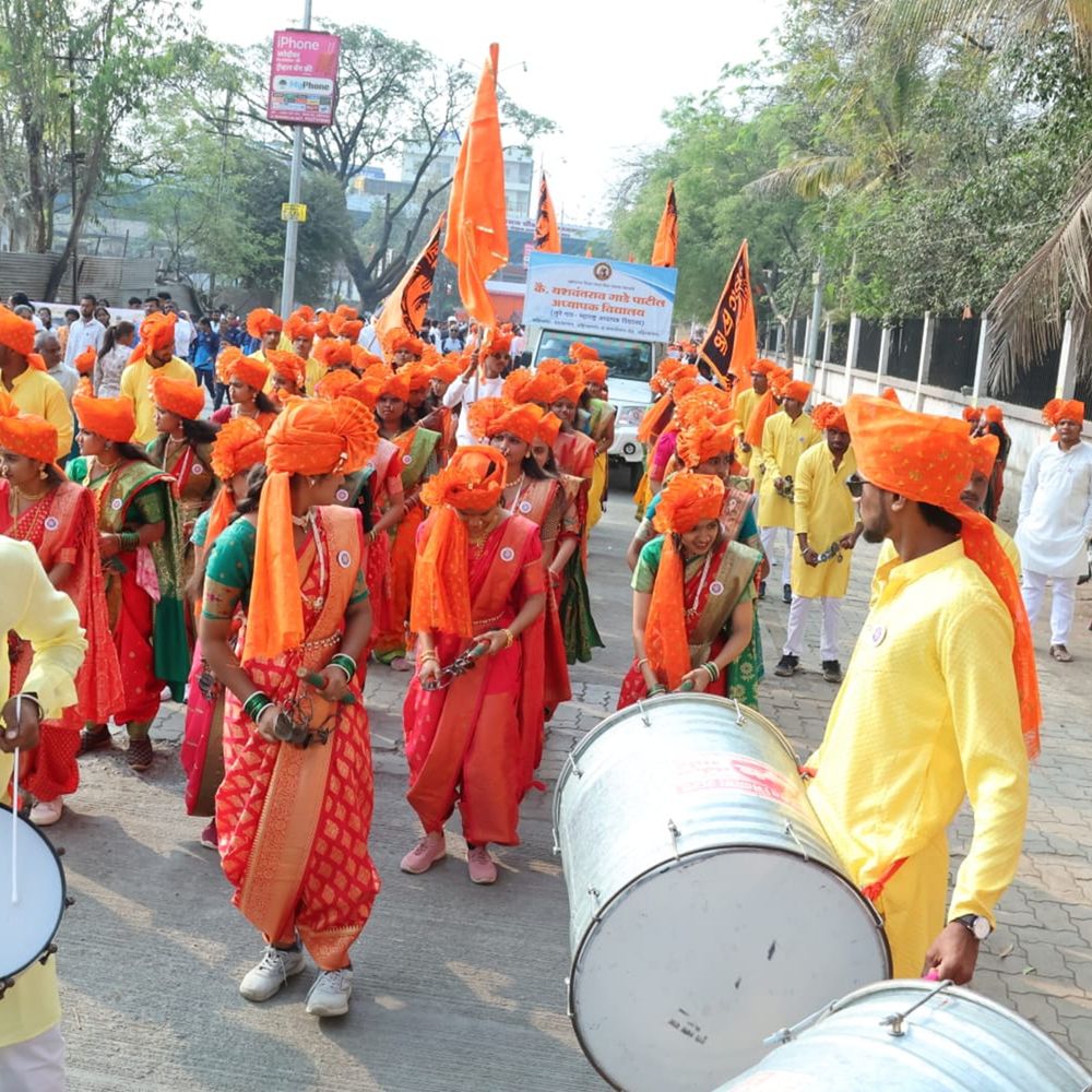 छत्रपती शिवाजी महाराज जयंतीनिमित्त भव्य मिरवणूक:पोलीस बँड पथकाचे महाराष्ट्र गीत अन् शिव आरतीने दुमदुमला परिसर, नागरिकांचीही अलोट गर्दी‎