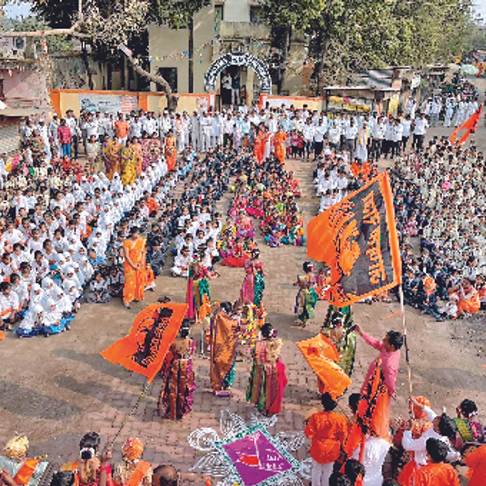 आमठाण्यात शिवजयंती उत्साहात:विद्यार्थ्यांच्या पालखी मिरवणुकीचे आकर्षण