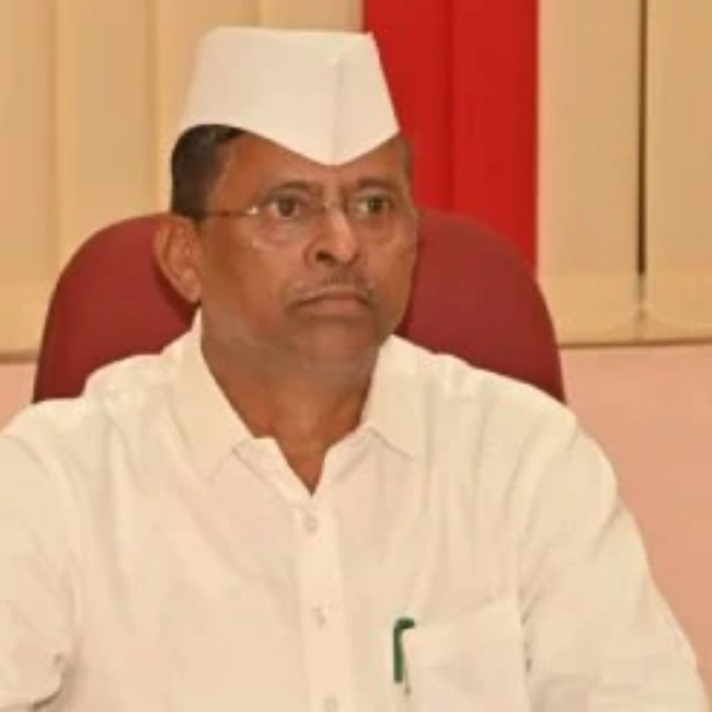 मंत्री झिरवाळांचा खासगी सचिव कार्यमुक्त:लाचखोरी प्रकरणात झाले होते गंभीर आरोप; डॉक्टर रामदास गाडे यांची मूळ आस्थापनात बदली