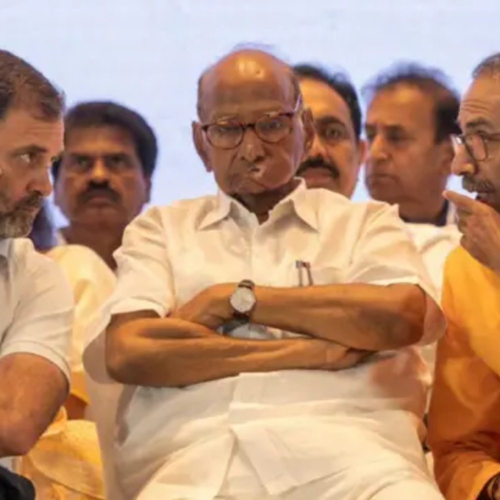 राज्यसभेवरून MVA मध्ये कुरघोड्या:ठाकरे गट दोन्ही जागांसाठी आग्रही, पवारांना 1 जागा सोडण्यास तयार; काँग्रेसचा मात्र वेगळाच सूर