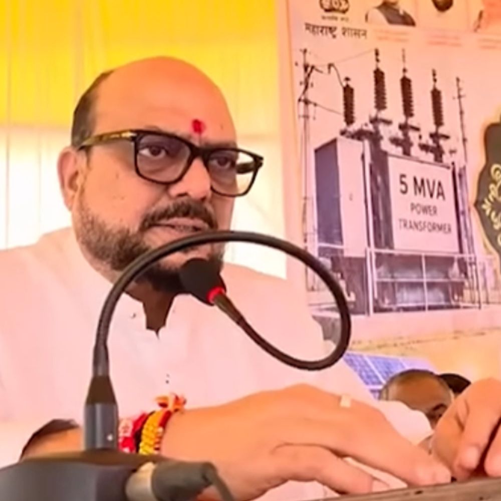 गुलाबराव पाटलांच्या विधानावरून नवा वाद:म्हणाले- शेतकऱ्यांना थोडा त्रास झाला तरी चालेल, पण उद्योजकांना विजेचा तुटवडा नको, रोहिणी खडसेंची सडकून टीका