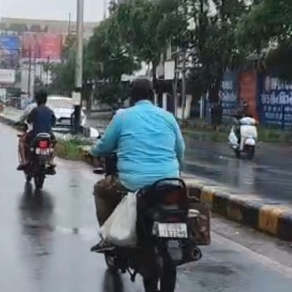 શ્રાવણની શરૂઆત સાથે વડોદરામાં વરસાદનું આગમન, જનજીવન પ્રભાવિત; ડેસરમાં 1 Inch વરસાદ નોંધાયો.