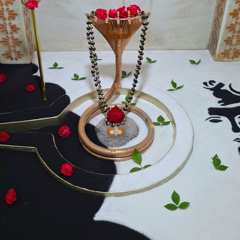 હિંમતનગર: રાયગઢમાં વૈજનાથ મહાદેવને શ્રાવણમાં રંગોળીથી અર્ધ શિવ પ્રતિમાનો શણગાર.