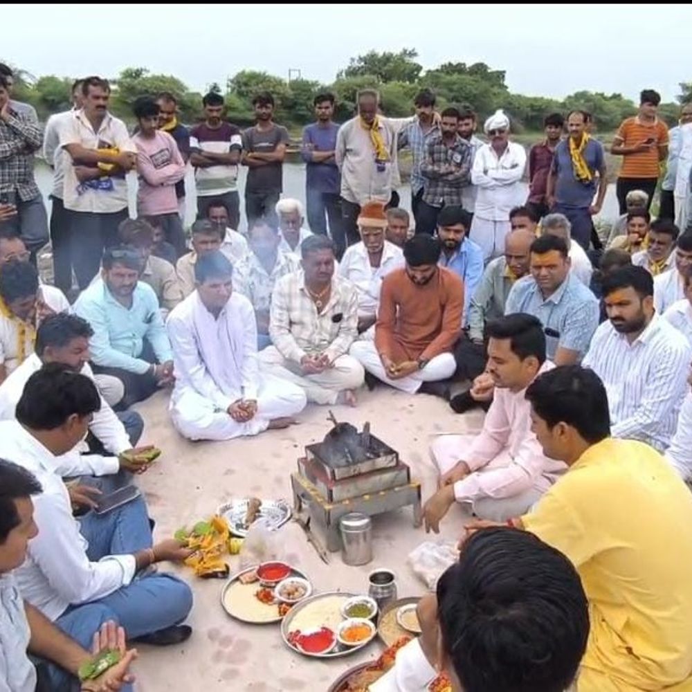 ખંભાળિયા: વંગડી ડેમ મુદ્દે AAPનો અનોખો વિરોધ, Isudan Gadhviની આગેવાનીમાં જળ હવન, 28 વર્ષથી અધૂરા કામને પૂર્ણ કરવાની માંગ.