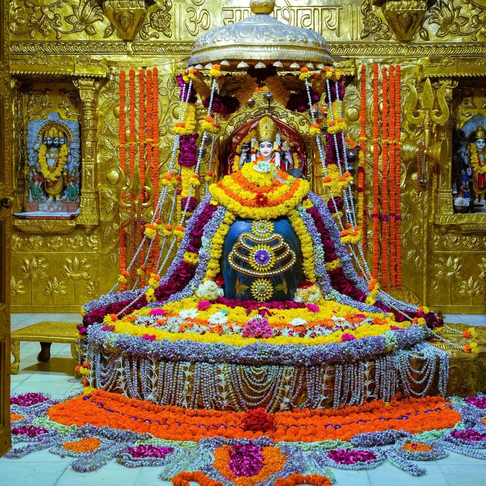 શ્રાવણ તૃતીયાએ સોમનાથ મહાદેવને અર્કપુષ્પ શૃંગાર: શિવજીને પ્રિય મંદાર પુષ્પોથી આદિ જ્યોતિર્લિંગ સજાવાયું.