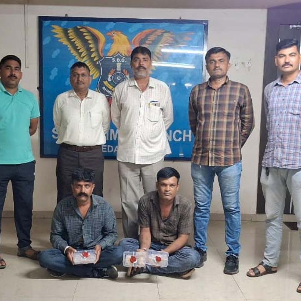 અમદાવાદમાં ડ્રગ્સ (MD) અને ઈ-સિગારેટનો વ્યાપ વધ્યો: SOG ક્રાઈમે 4 આરોપીઓ ઝડપ્યા, મુદ્દામાલ જપ્ત.