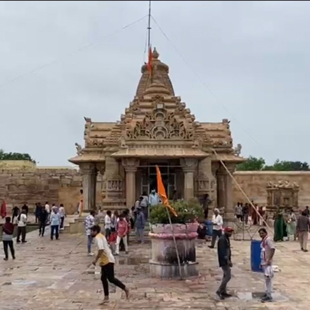 તરણેતર લોકમેળામાં પશુ પ્રદર્શન હરીફાઈ: ગીર, કાંકરેજ ગાય અને જાફરાબાદી-બન્ની ભેંસ ભાગ લેશે. તારીખ 26, 27, 28 ઓગસ્ટ 2025.