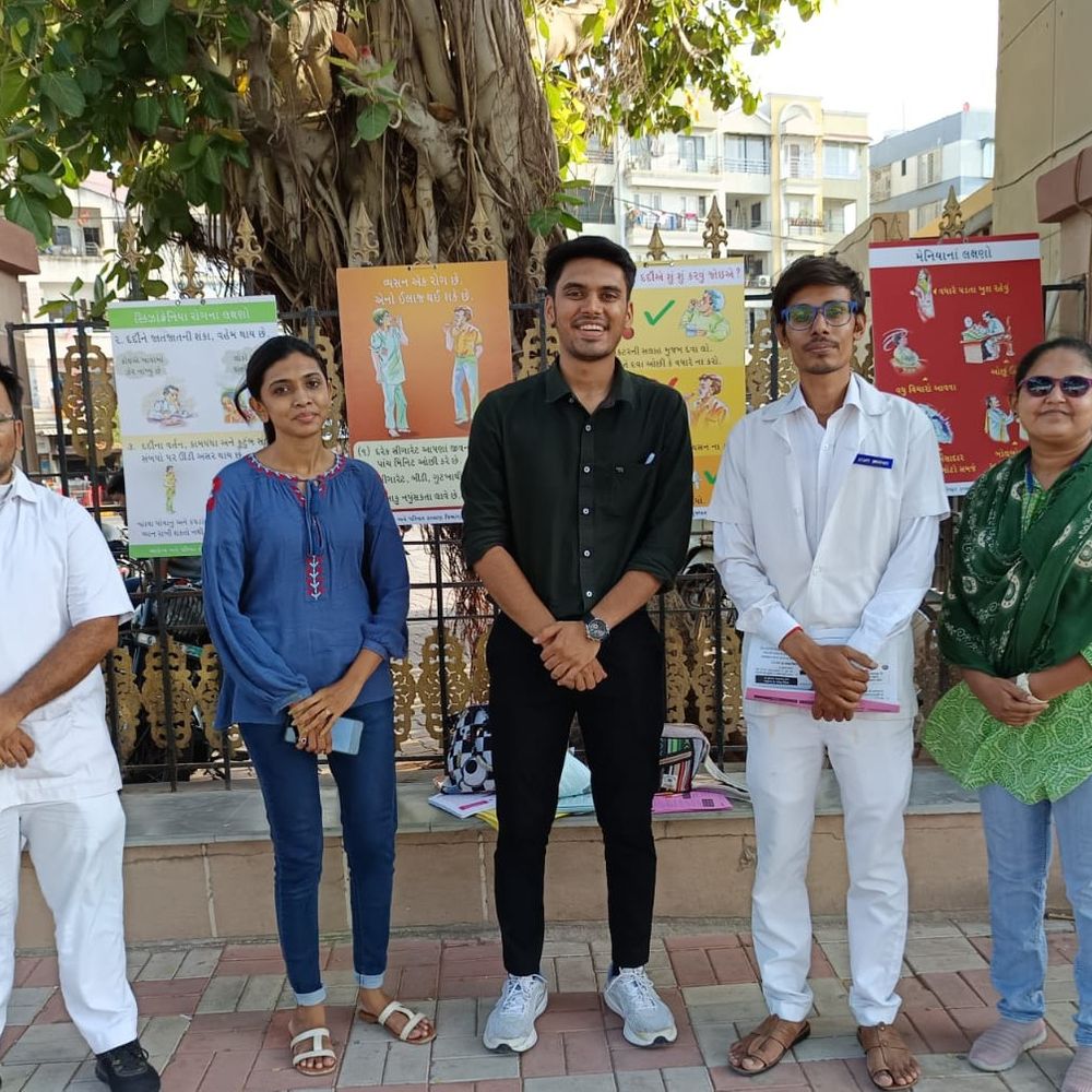 જામનગરમાં માનસિક સ્વાસ્થ્ય જાગૃતિ અભિયાન: Guru Gobindsingh હોસ્પિટલના તબીબોએ લોકોને માનસિક રોગ અને નશામુક્તિ અંગે માહિતી આપી.