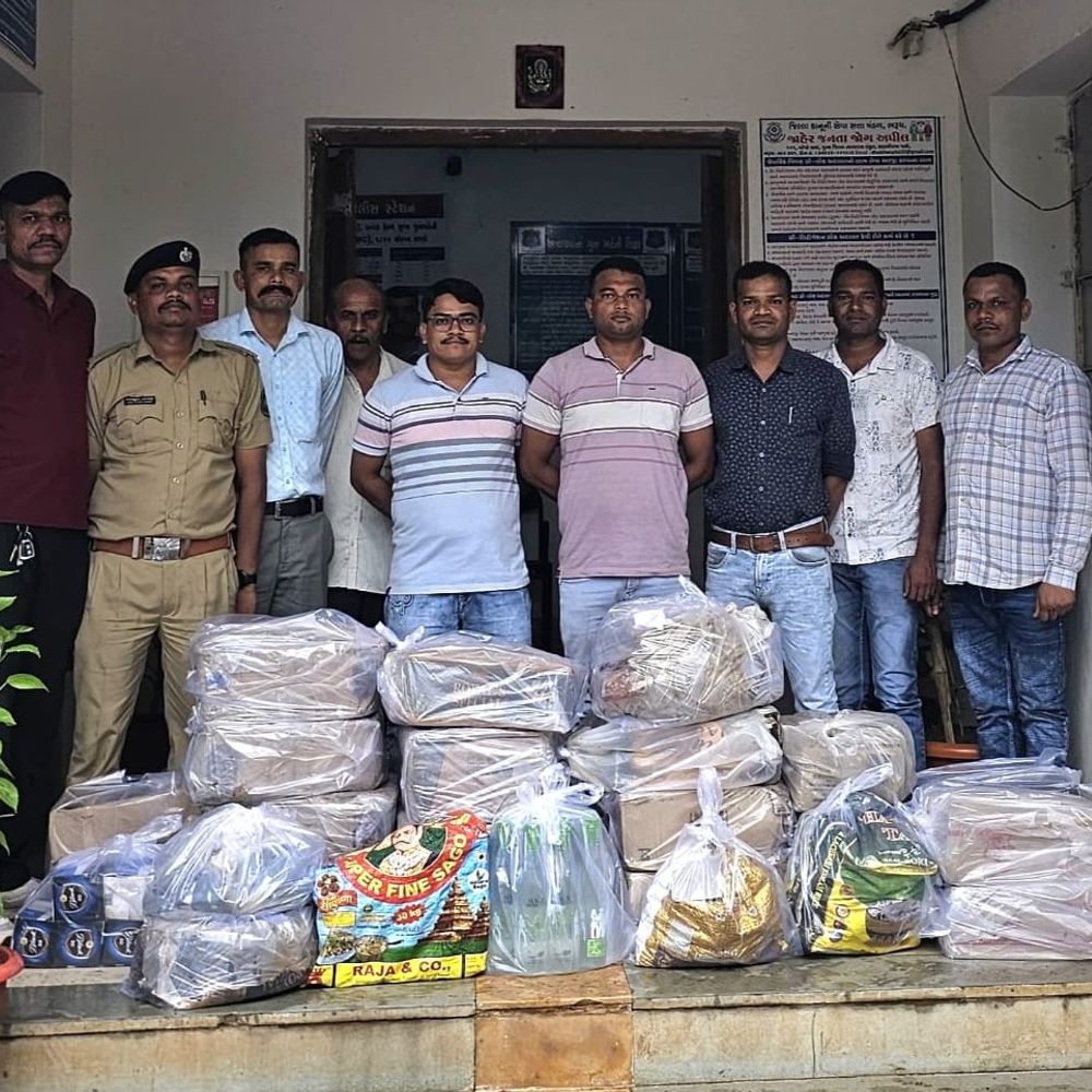 વાલીયા પોલીસનો દરોડો: ચમારીયા ગામેથી ₹2.67 લાખનો વિદેશી દારૂ જપ્ત, આરોપી ફરાર.