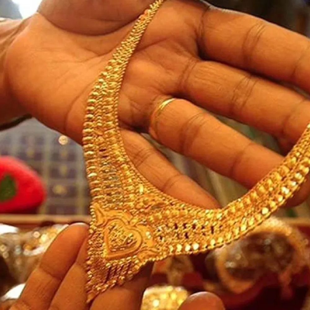 આજે સોના-ચાંદીના ભાવમાં ઘટાડો: સોનું ₹98,375/10 ગ્રામ, ચાંદી ₹1.13 લાખ/કિલો થયું.