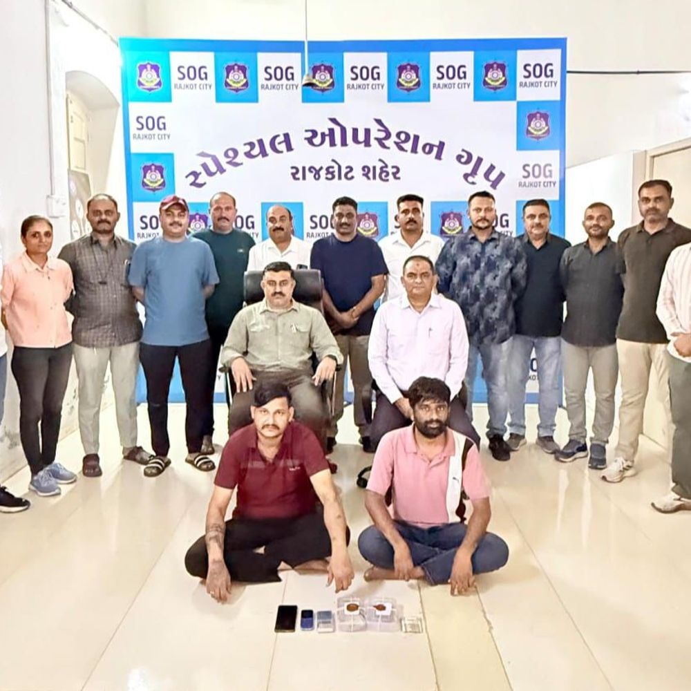 રાજકોટમાં MD ડ્રગ્સ સાથે બે આરોપી પકડાયા: શહેર SOGએ ૩૦ લાખનું ૩૦૩ ગ્રામ MD ડ્રગ્સ જપ્ત કર્યું.