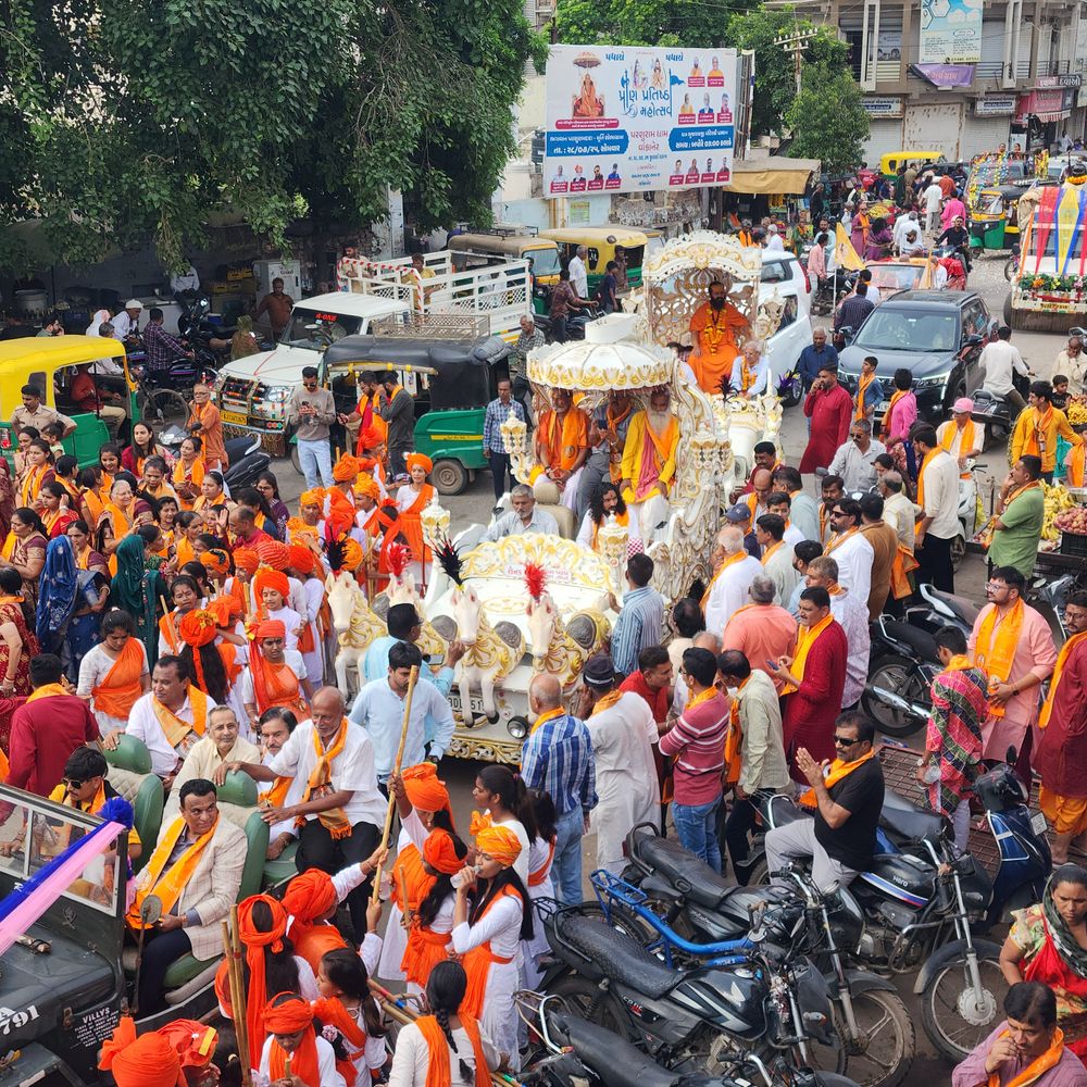 વાંકાનેરમાં ભગવાન પરશુરામ દાદાની ભવ્ય શોભાયાત્રા: રાજમાર્ગો પર ઉમટી ભક્તોની ભીડ.
