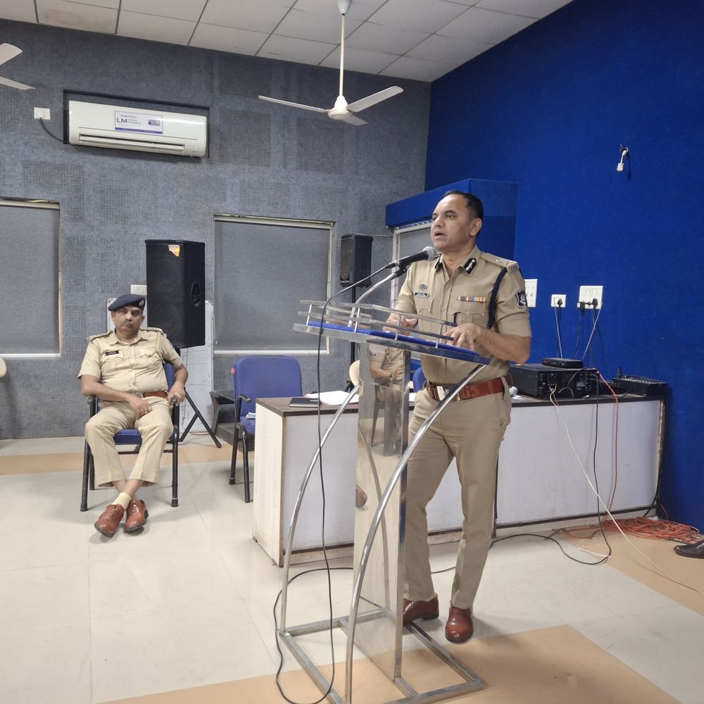 પંચમહાલમાં ગણેશોત્સવ આયોજન બેઠક: મૂર્તિ ઊંચાઈ, DJ સાઉન્ડ, Sharpie light નિયમો નક્કી કરાયા.