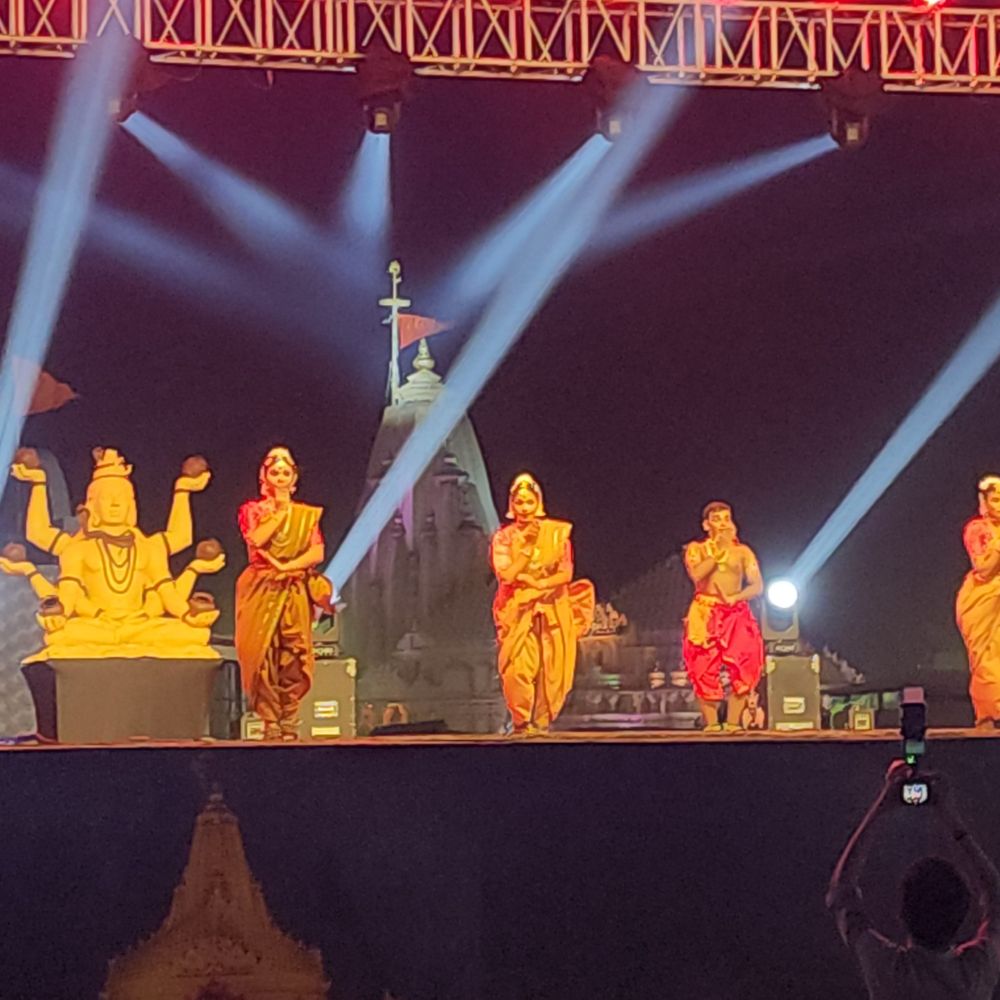 શ્રાવણમાં સોમનાથમાં કલા મહોત્સવ: ભરતનાટ્યમ, કથક અને પારંપરિક નૃત્યોની પ્રસ્તુતિ, જે 18 ઓગસ્ટ સુધી દર સોમવારે યોજાશે.