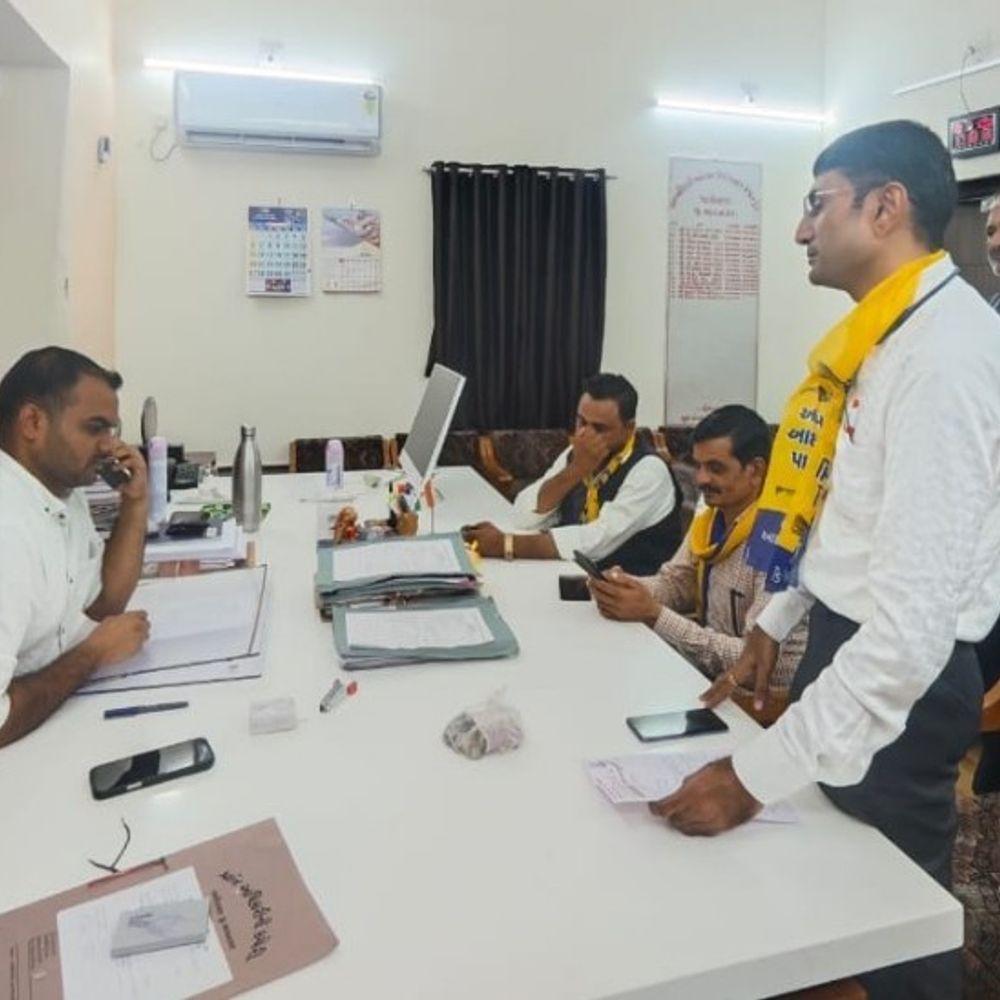 પાલીતાણામાં AAP દ્વારા ગટર, ડહોળા પાણી, અને કચરા અંગે તંત્રને રજૂઆત.