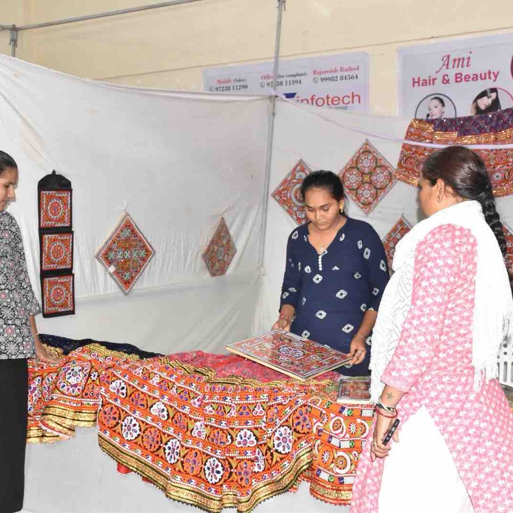 પાટણમાં "આકાંક્ષા હાટ" પ્રદર્શન શરૂ: સ્થાનિક હસ્તકલા, કૃષિ ઉત્પાદનોનું વેચાણ 2 ઓગસ્ટ સુધી, 19 સ્ટોલ્સ ઉભા કરાયા.