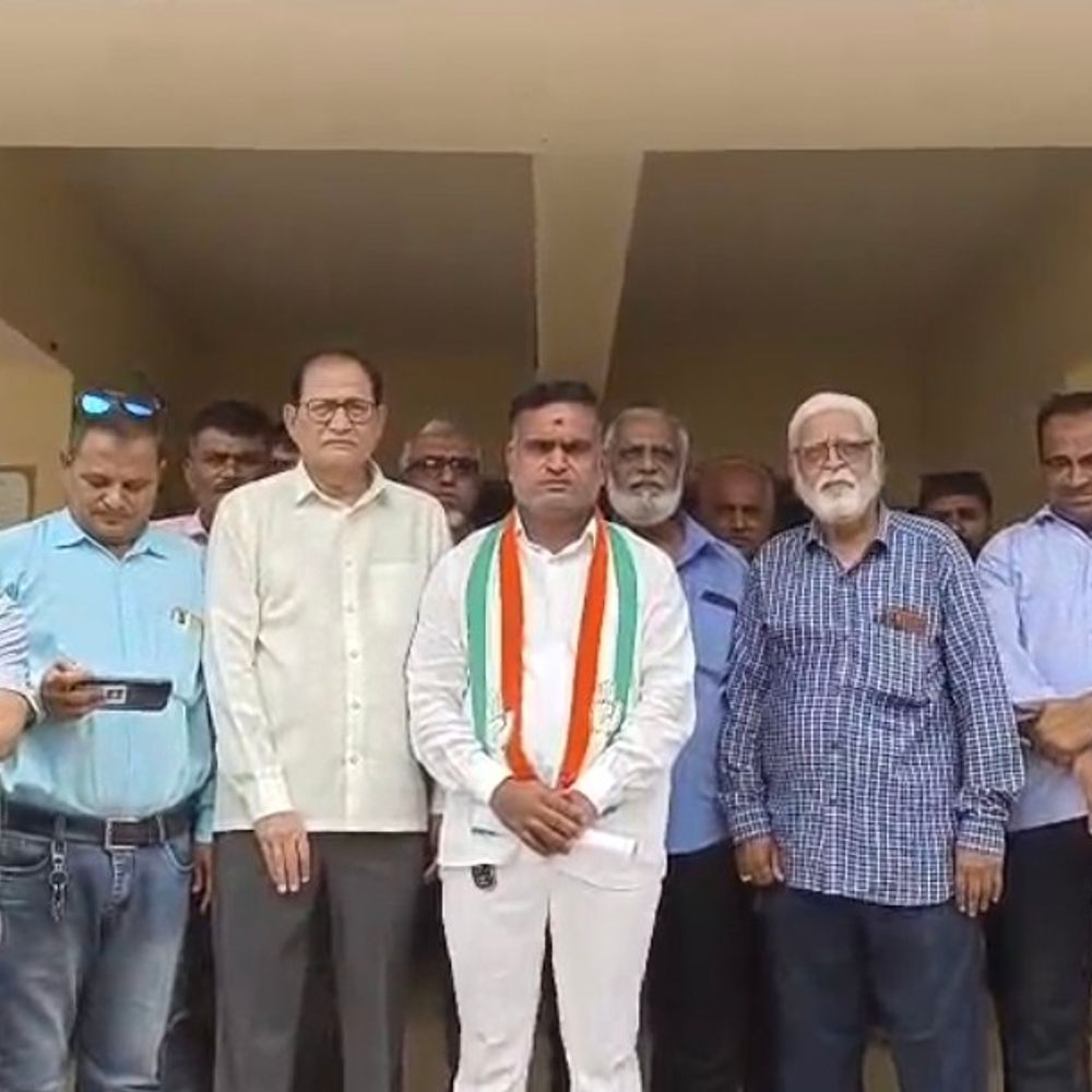 આમોદમાં યુરિયા ખાતરની અછતથી ખેડૂતોની ફસલ જોખમમાં, કોંગ્રેસ દ્વારા મામલતદારને આવેદનપત્ર.