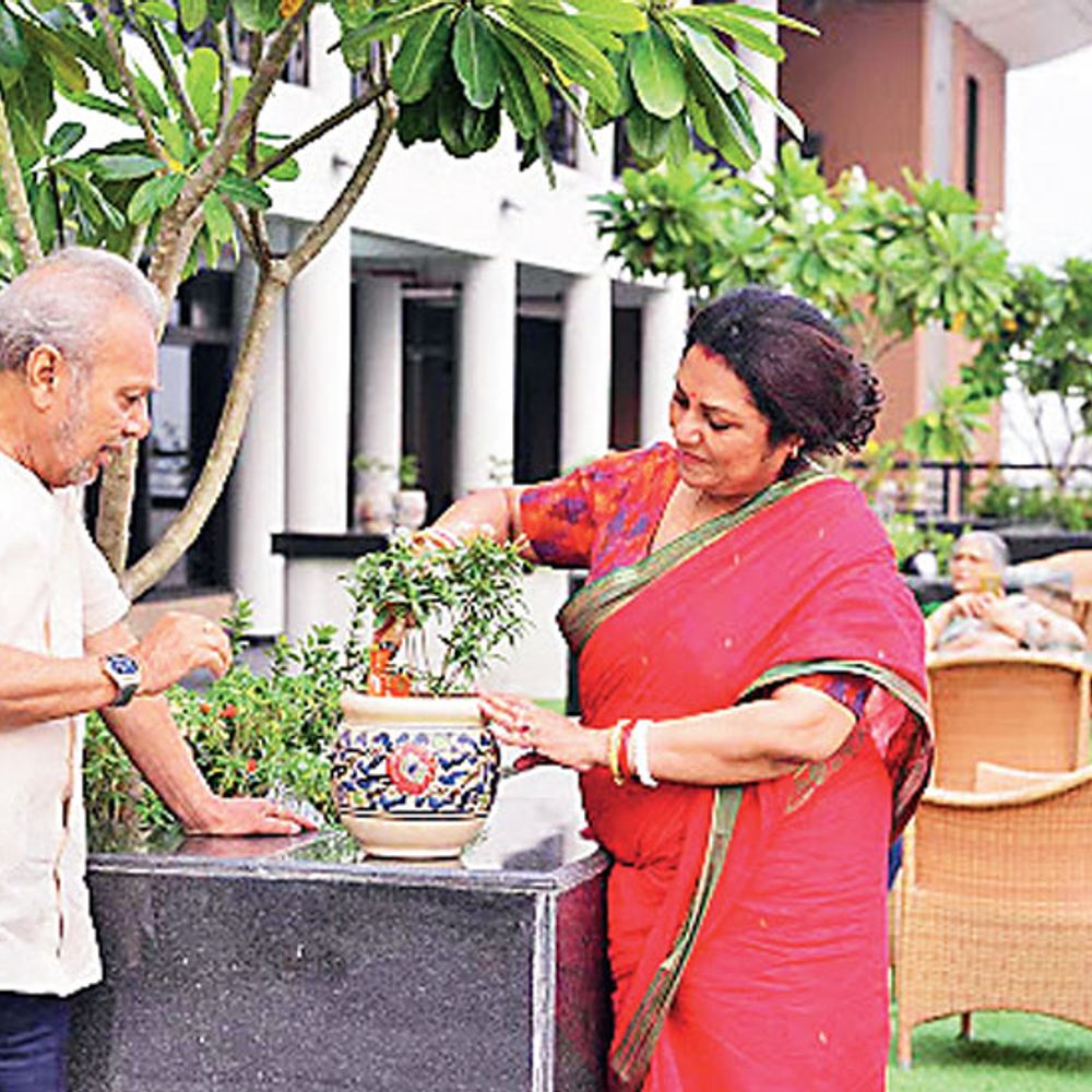 માય સ્પેસ: માતા-પિતા મજબૂર નહીં, મજબૂત બનો: વૃદ્ધ માતા-પિતાના અધિકારો અને સંતાનોની ફરજો વિશે માહિતી.