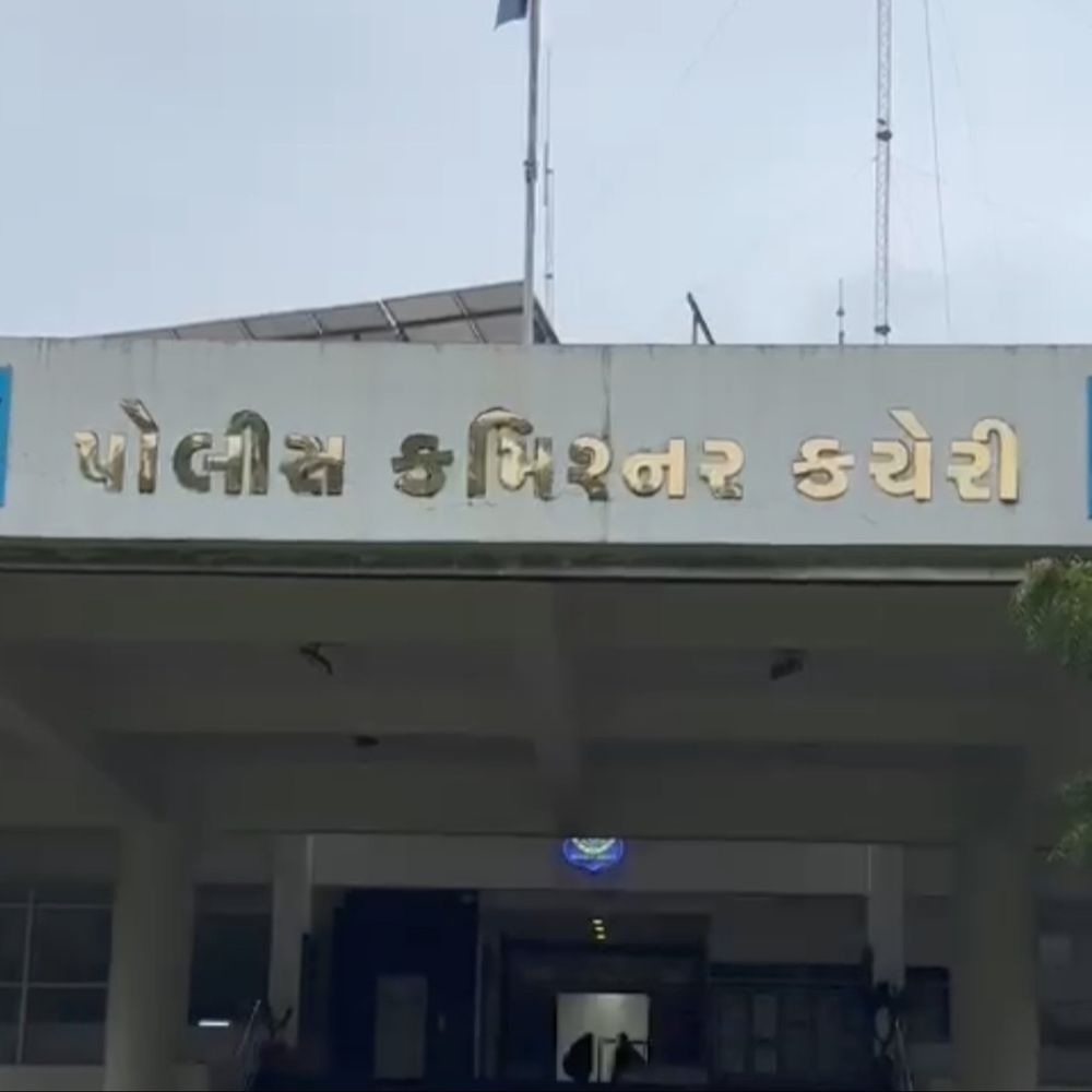 સુરત ક્રાઇમ ન્યૂઝ:સગીરા ગર્ભવતી થતાં સુરત મૂકીને આરોપી નાસી ગયો, ખમણવાળાને સોનું સસ્તામાં આપવાની લાલચ આપી ઠગ ટોળકીએ 3 લાખ પડાવ્યા