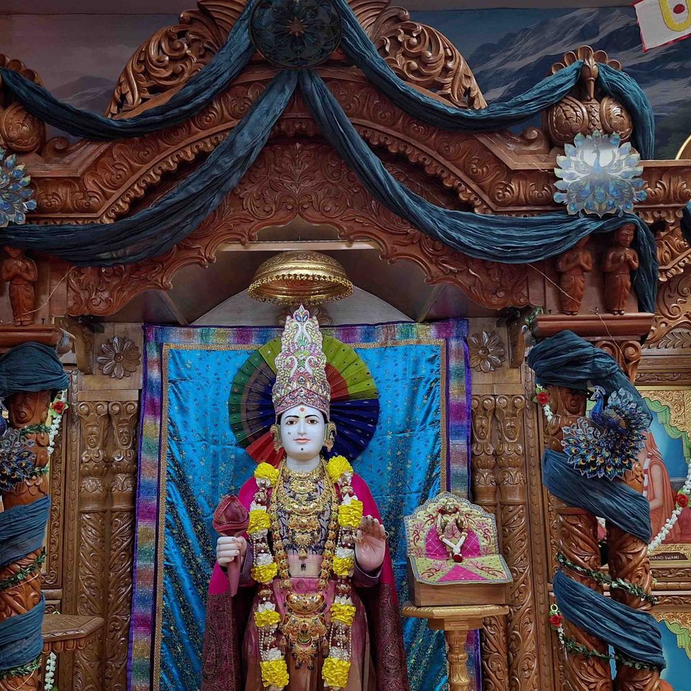 લંડનના કુમકુમ મંદિરે 12મા પાટોત્સવની ઉજવણી, સ્વામિનારાયણ ભગવાનની સ્મૃતિમાં યોગાભ્યાસ અને પ્રેમવત્સલદાસજીનું માર્ગદર્શન અપાયું.