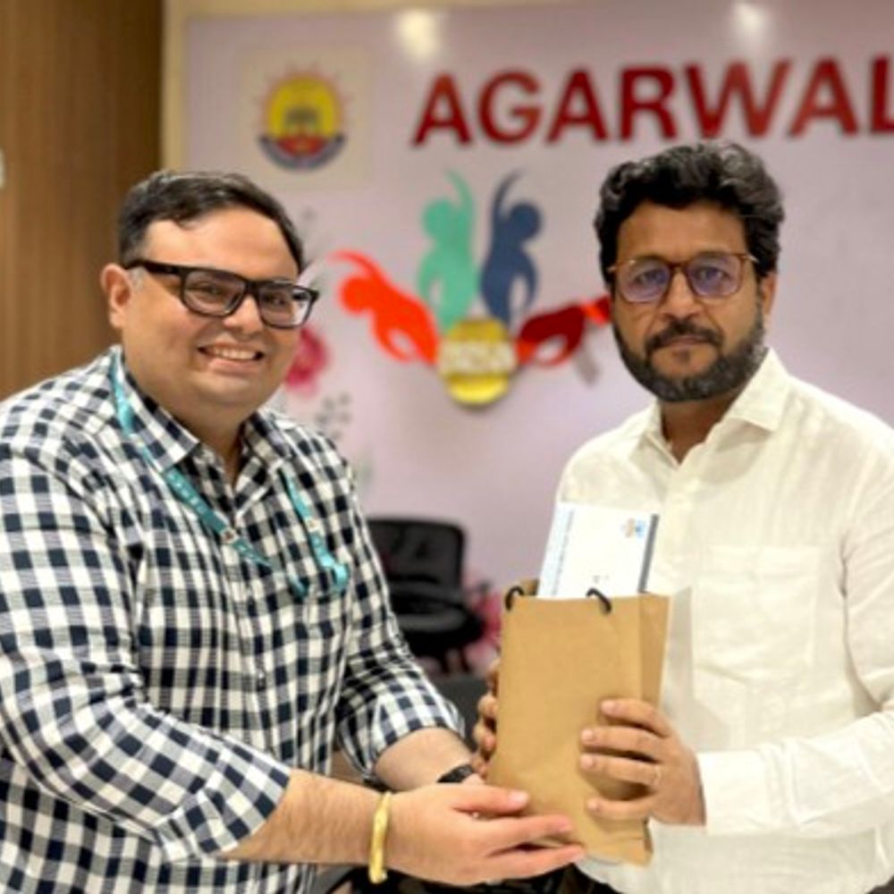 અગ્રવાલ કોલેજમાં કારકિર્દી માર્ગદર્શન:વેસુ સ્થિત કોલેજમાં 'What after college?' વિષય પર વ્યાખ્યાન યોજાયું