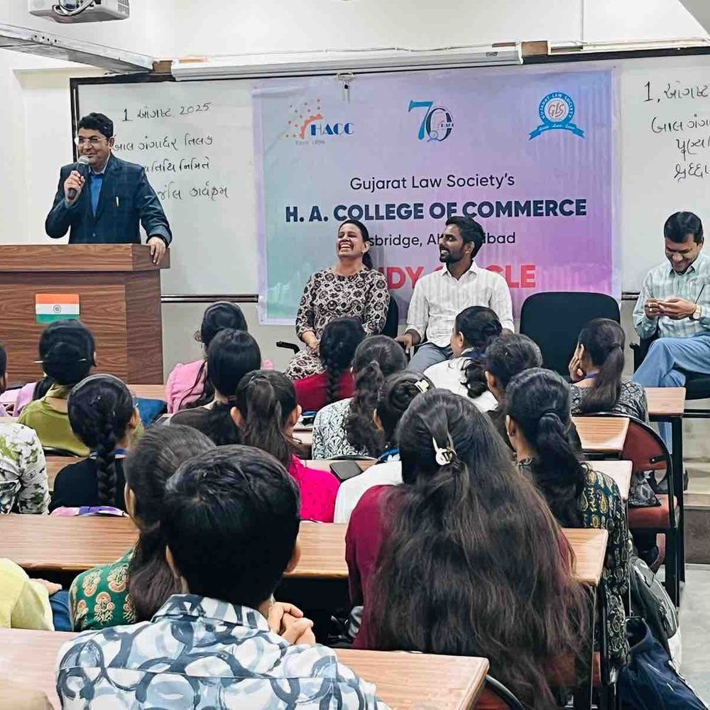 એચ.એ. કોલેજ ઓફ કોમર્સના સ્ટડી સર્કલ દ્વારા બાલ ગંગાધર ટિળકની 106મી પુણ્યતિથિ નિમિત્તે શ્રદ્ધાંજલિ અર્પણ કરવામાં આવી.