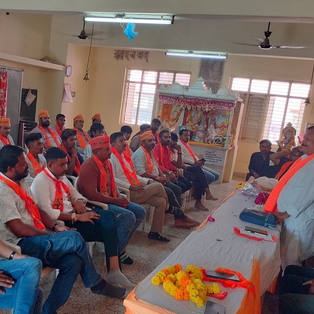 હિંમતનગર રામજી મંદિરમાં આંતરરાષ્ટ્રીય હિન્દુ પરિષદ અને બજરંગ દળ દ્વારા હનુમાન ચાલીસા કેન્દ્ર શરૂ કરવાનો નિર્ણય.