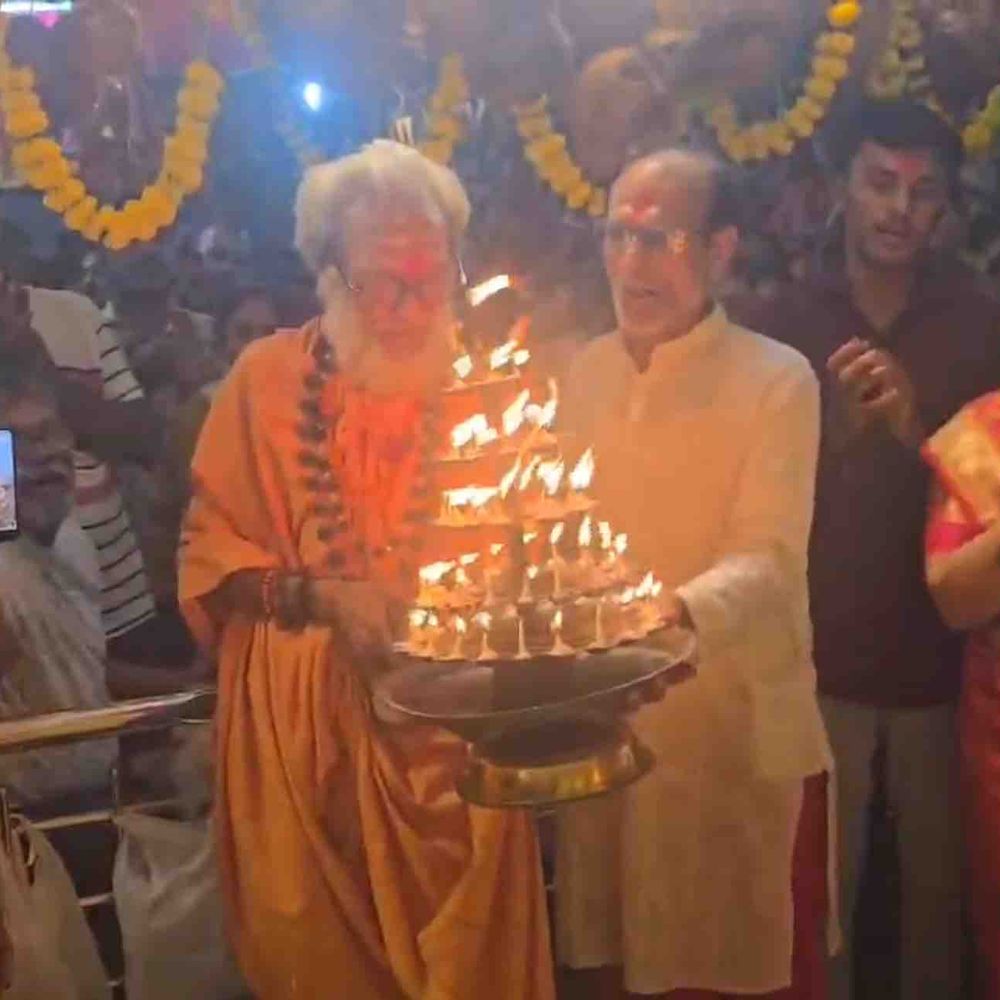 પાટણ: દશામાતાજી શક્તિપીઠે વ્રતના અંતિમ દિવસે 64 ઉપચારોનું પૂજન અને 108 દીવાની મહાઆરતી યોજાઈ, મહિલાઓએ દર્શનનો લાભ લીધો.