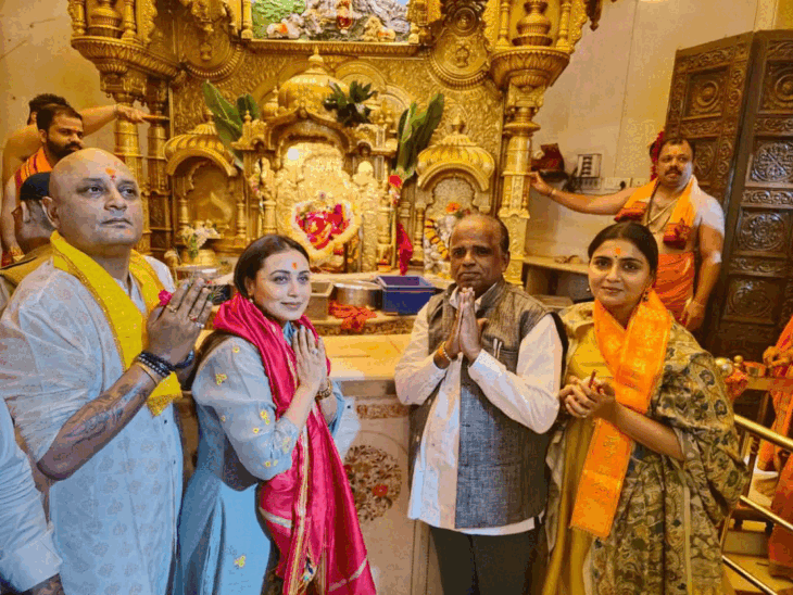 ગણપતિ બાપા મોરિયા!!:નેશનલ એવોર્ડ વિજેતા રાની મુખર્જી સિદ્ધિવિનાયકના શરણે, 30 વર્ષના કરિયરમાં પહેલો એવોર્ડ મળ્યો