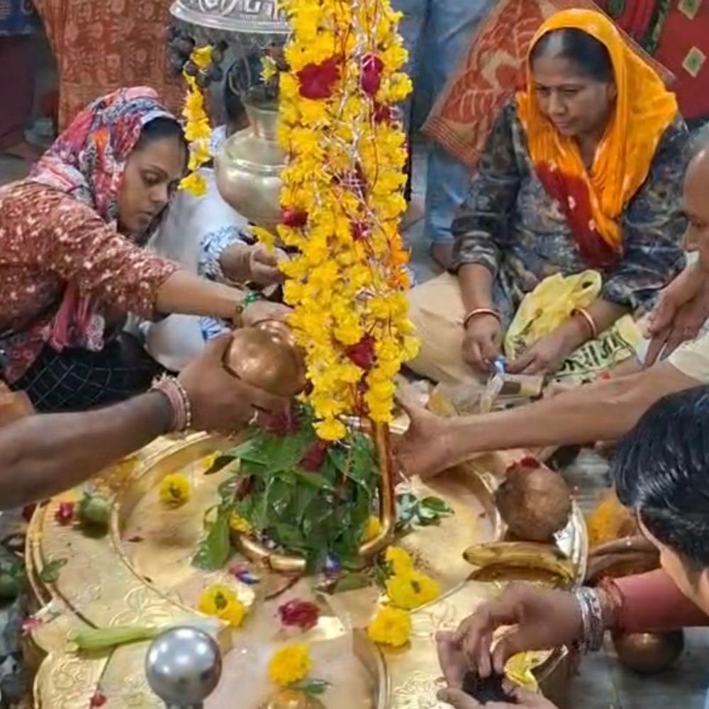 શ્રાવણનો બીજો સોમવાર: ભરૂચના શિવાલયોમાં ભક્તોની ભીડ, શક્તિનાથ મહાદેવમાં દૂધ-દહીંથી જળાભિષેક.