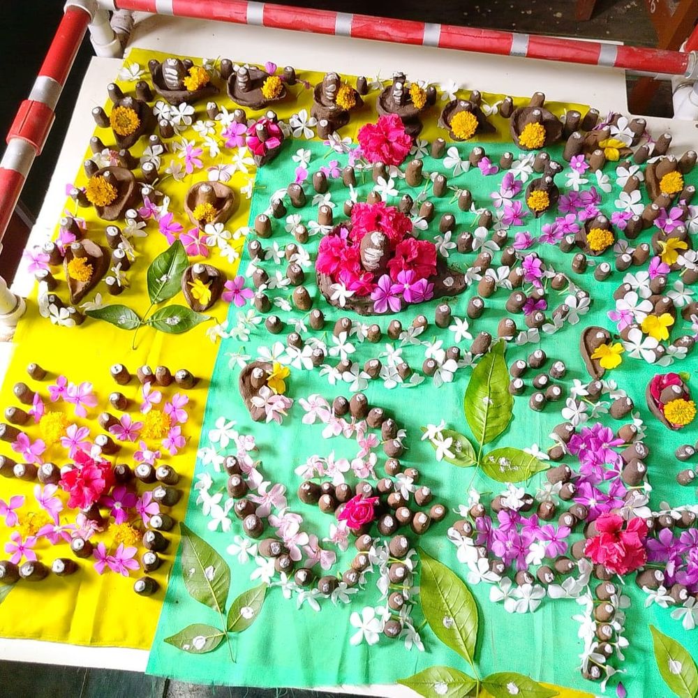 મંડાળા હાઈસ્કૂલના વિદ્યાર્થીઓએ હસ્તકલાથી પાર્થેશ્વર મહાદેવનું મંદિર બનાવ્યું: શ્રાવણ માસની અનોખી ઉજવણી.