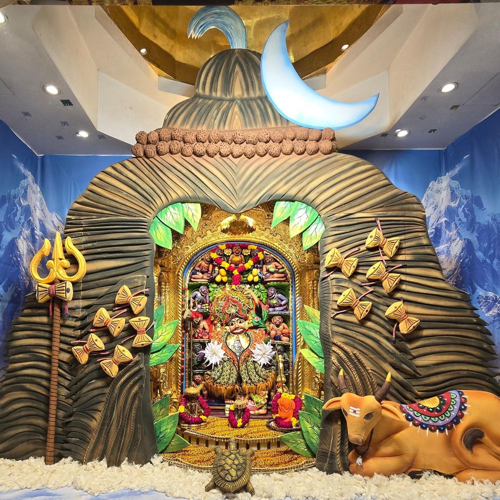 સાળંગપુરમાં શિવસ્વરૂપ વાઘા અને શણગાર: ભક્તોએ પ્રત્યક્ષ/ઓનલાઈન દર્શનનો લાભ લીધો. Shravan মাস festival ઉજવણી.