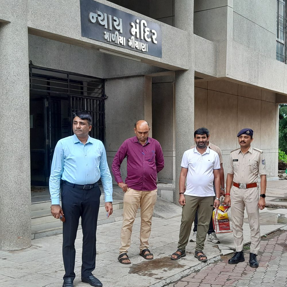 જમીન કૌભાંડ: આરોપી સાગર ફુલતરિયાના રિમાન્ડ મંજૂર, માળિયા (મી)ના બોગસ ખાતેદાર કાંડમાં દોઢ દિવસના રિમાન્ડ પર.