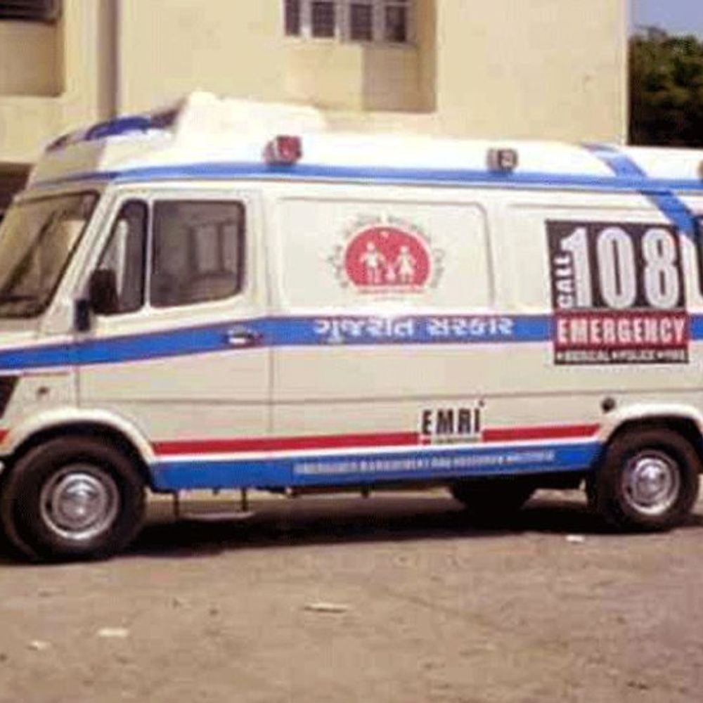 108 ઇમરજન્સી સેવા: 108 દ્વારા અકસ્માતમાં ઈજાગ્રસ્ત 17 લાખ લોકોના જીવ બચાવવામાં આવ્યા. આ એક સરાહનીય કામગીરી છે.